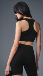 TOP NEGRA CON LETRAS BLANCAS - Imagen 2